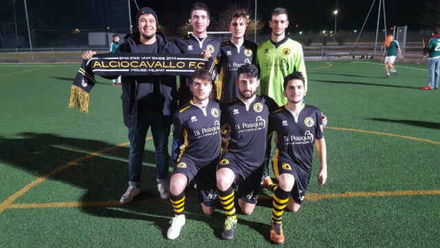 Calcio Cavallo da sballo, è una lezione ai Tourettici