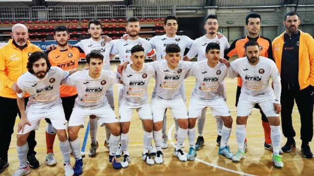 Orange, pari e patta con il Leon: si infiamma la lotta play off