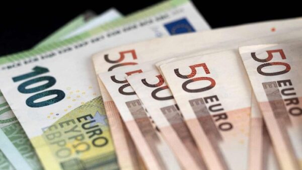 1Banconote euro Adobe
