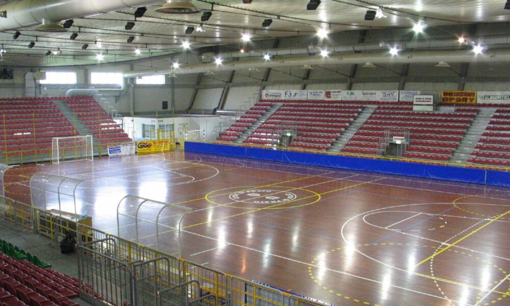 Un regalo per i tifosi del futsal: “Da lunedì 11 ottobre capienza dei palasport al 60%”