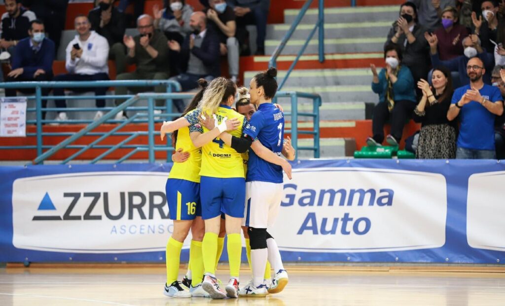 Falconara femminile