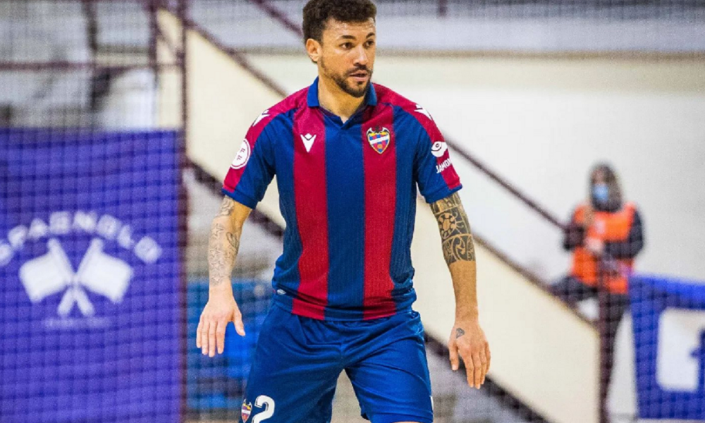 Un top player in viaggio verso Cagliari: Araça alla corte di Podda?