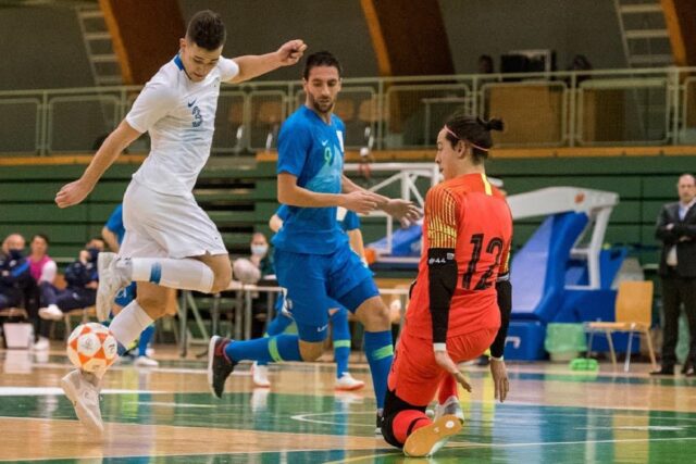 Hozjan se ne va in Spagna, il Napoli frena gli entusiasmi: la battaglia continua