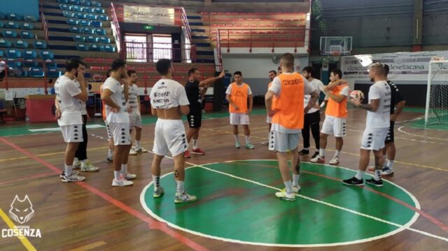 Un test di lusso per la Pirossigeno Cosenza: oggi sfida allo Sporting Sala Consilina