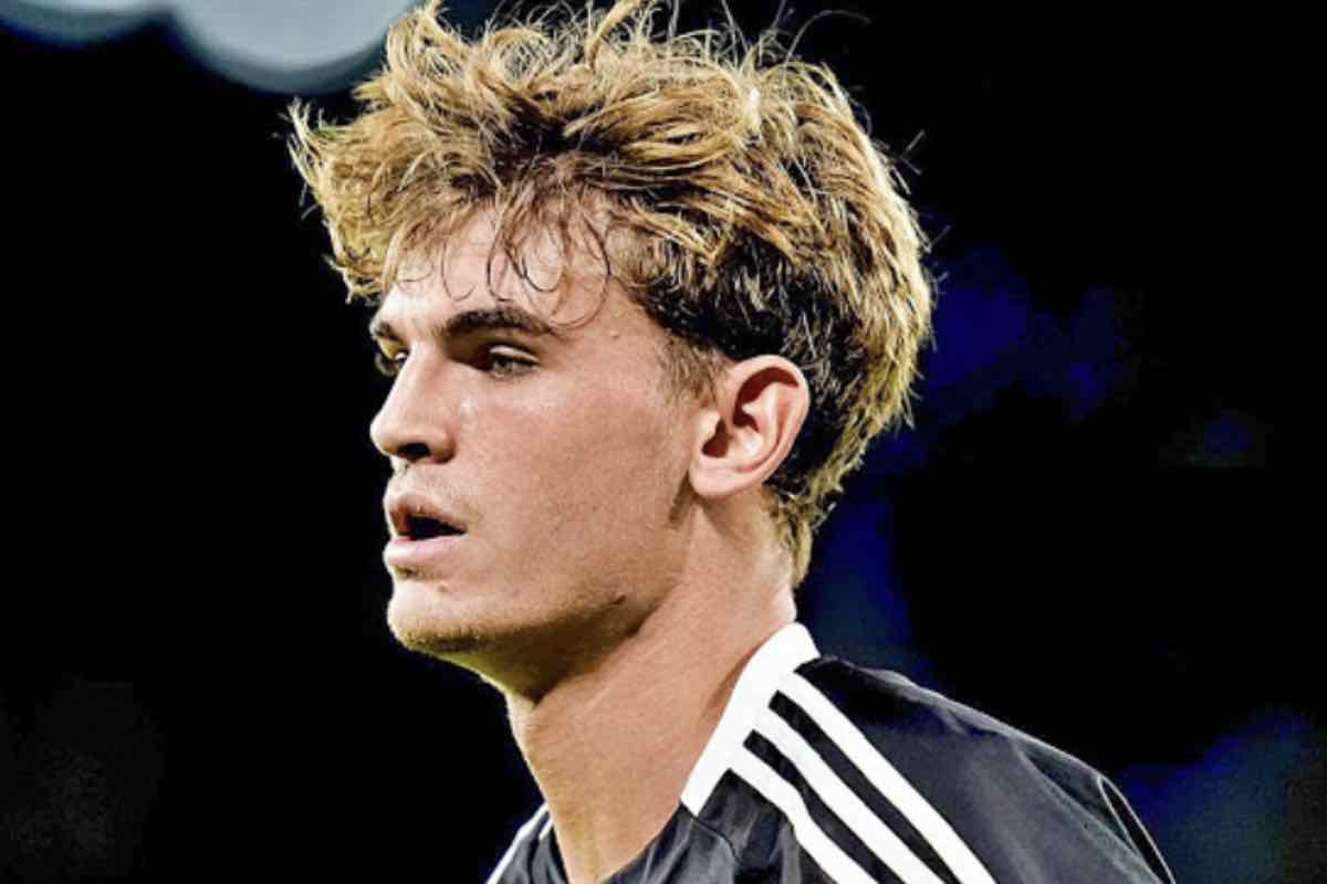 Nico Paz con la maglia del Como