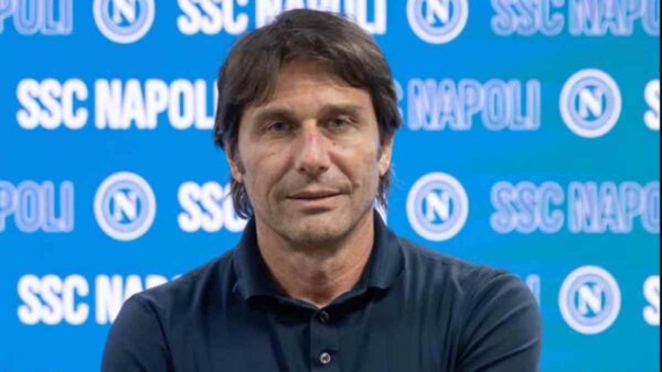 Antonio Conte alla presentazione come nuovo allenatore del Napoli