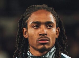 Spence prima di una partita del Tottenham