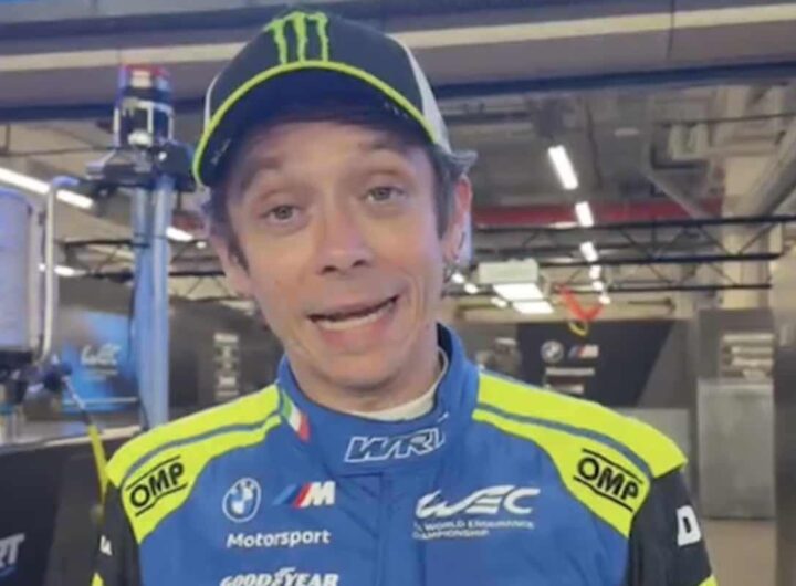 Valentino Rossi nel box