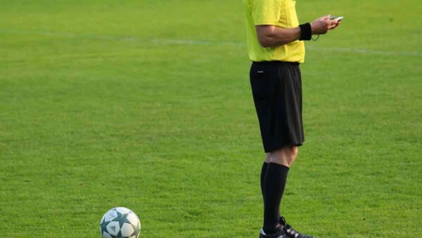 Arbitro in campo