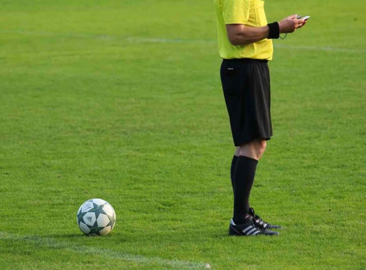 Arbitro in campo