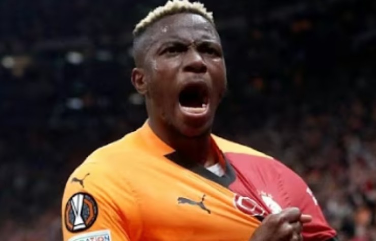 Osimhen esulta dopo un gol col Galatasaray