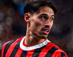 Reijnders durante una partita del Milan