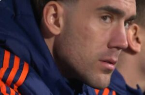 Vlahovic in panchina durante Fiorentina-Juve