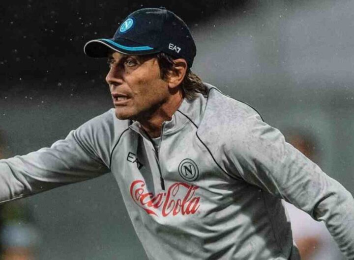 Antonio Conte dà indicazioni dalla panchina