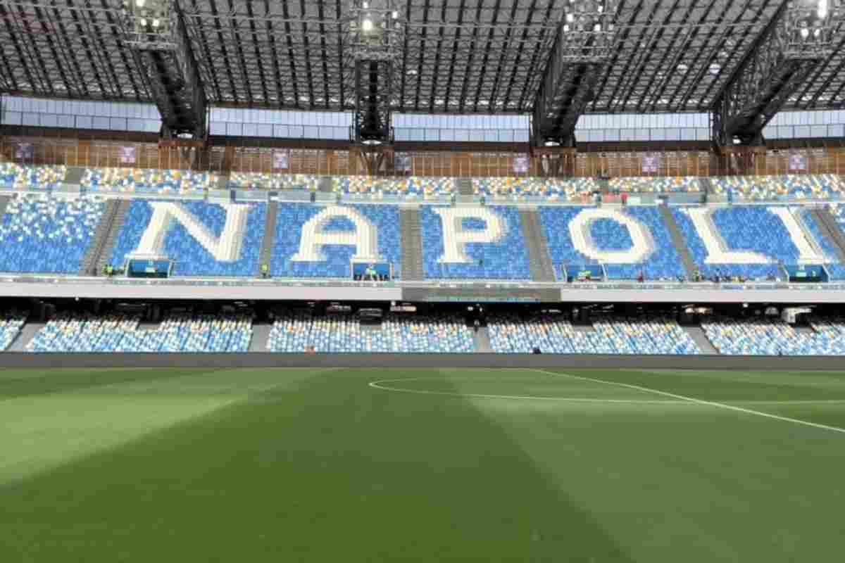 Campo e spalti dello stadio Maradona di Napoli