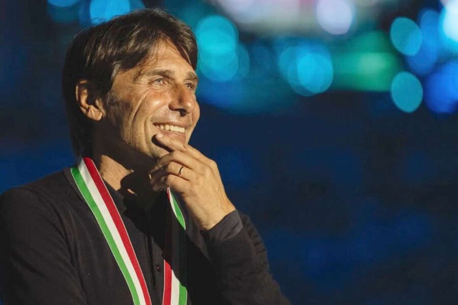 Conte sorride