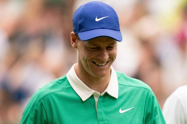 Sinner costretto a fuggire: paura nel mondo del tennis