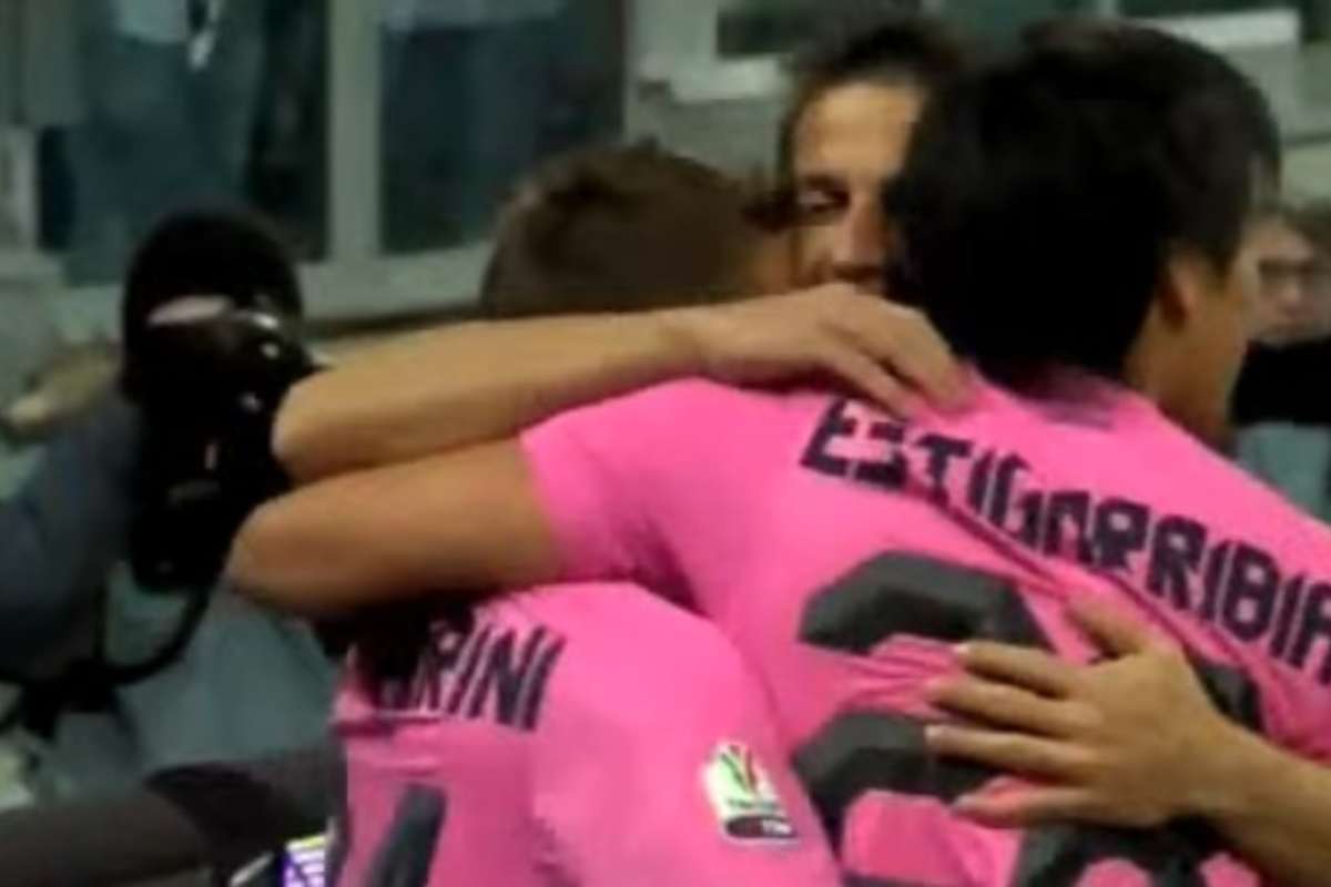 Giocatori della Juve esultano dopo un gol