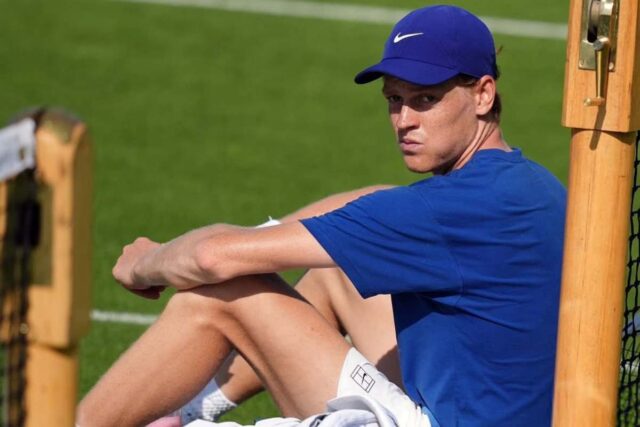 Sinner, problemi a Wimbledon: annuncio devastante
