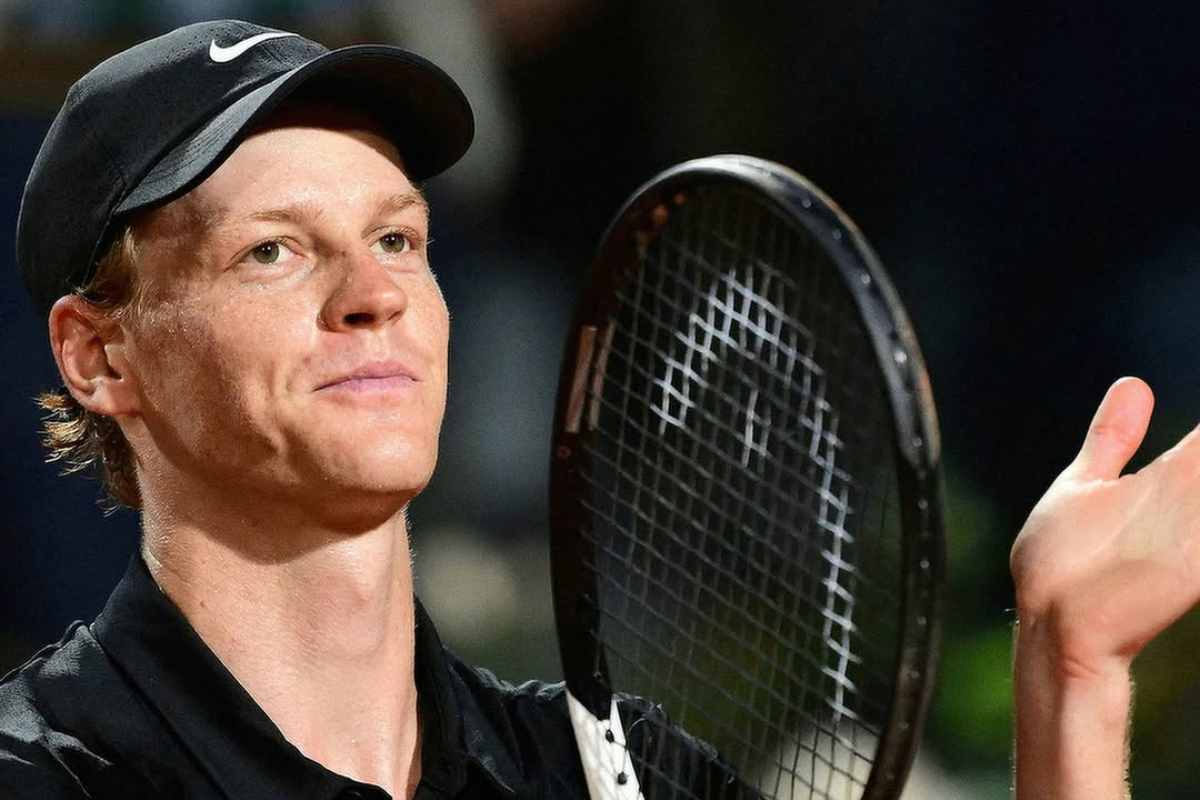 Sinner da applausi al Roland Garros