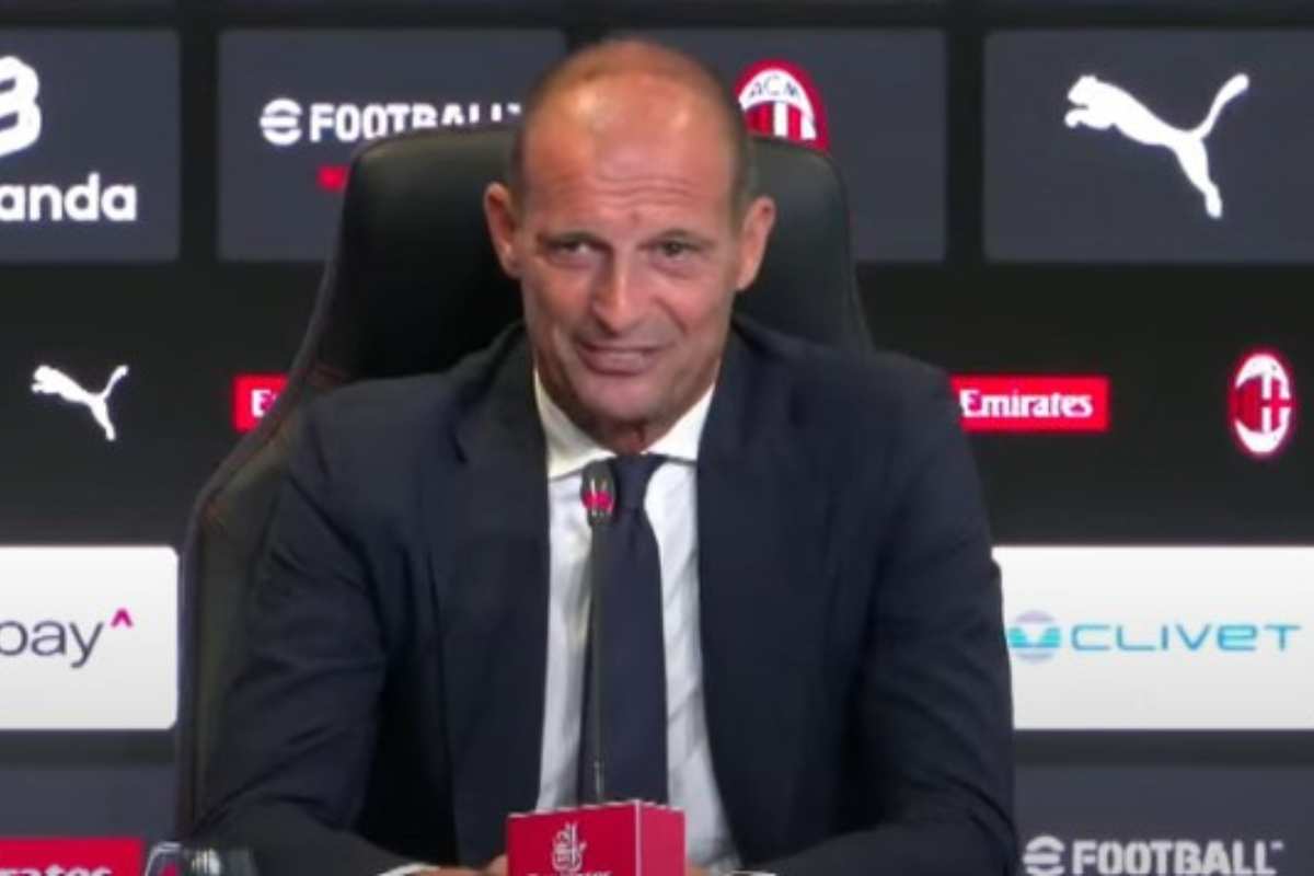 Max Allegri sorride in conferenza