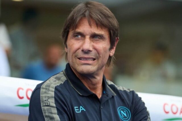 Addio al Napoli, accordo ufficiale: ha firmato con il Milan