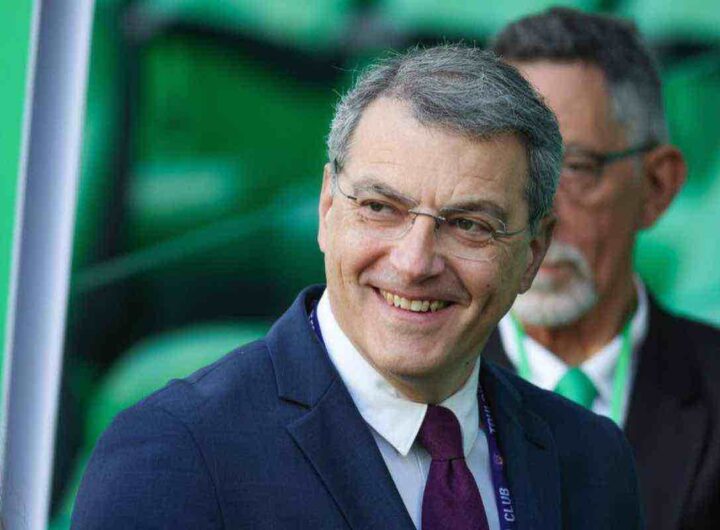 Comolli sorridente