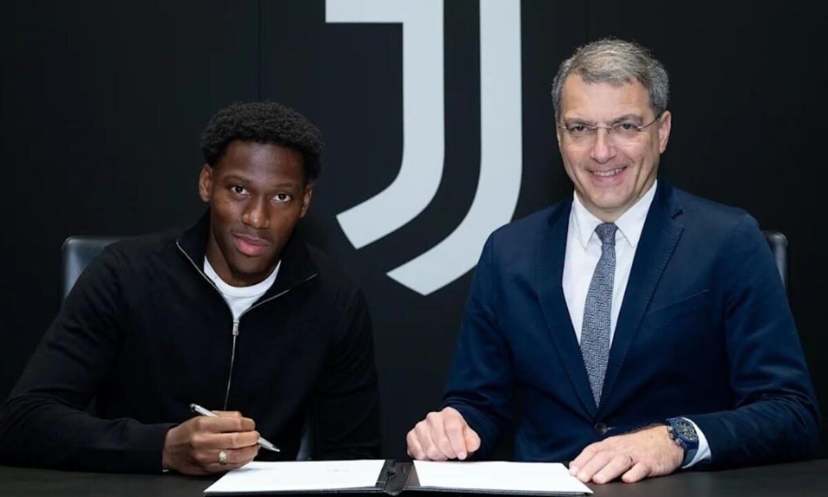 David firma con la Juve