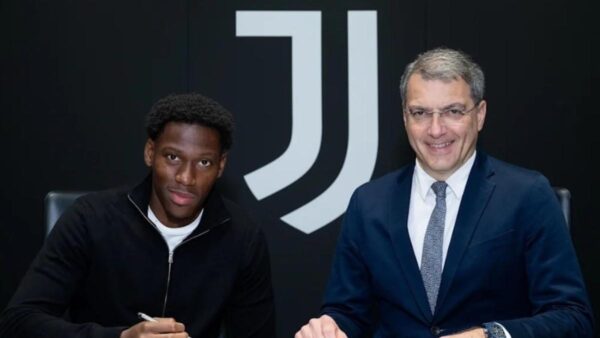 David firma con la Juve