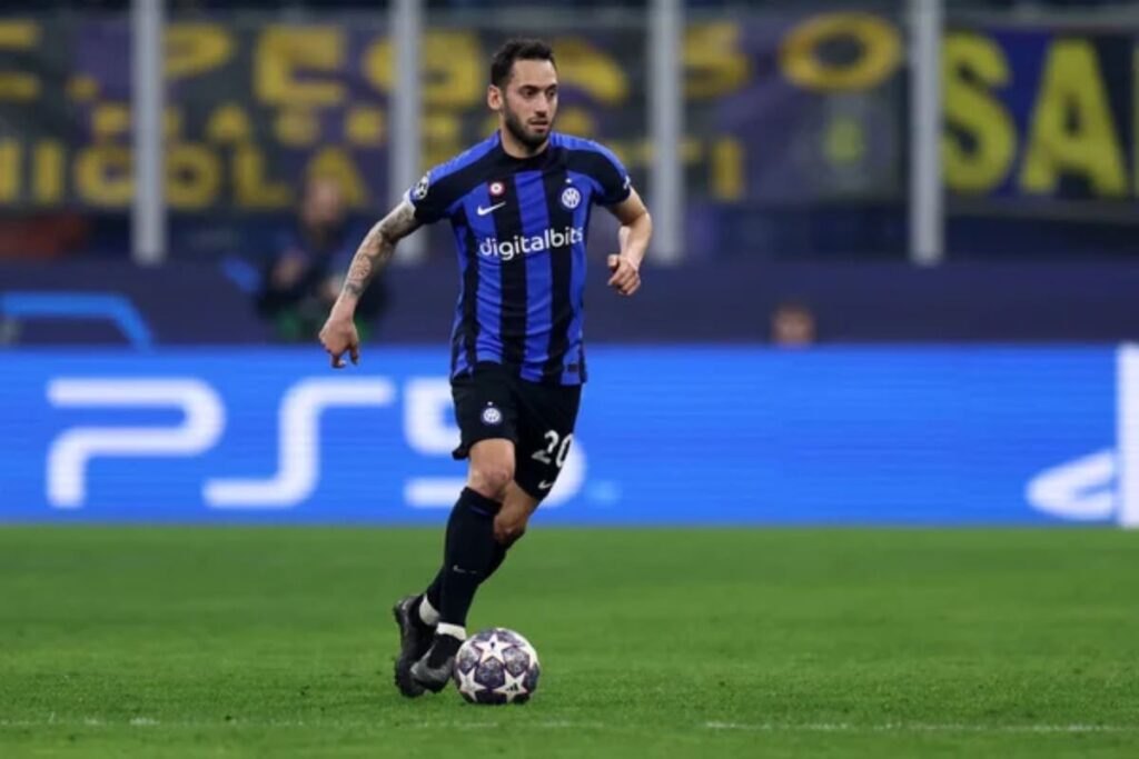 Hakan Calhanoglu centrocampista