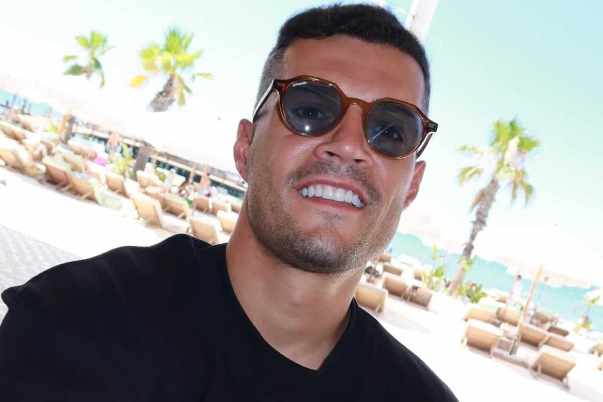 Xhaka in vacanza