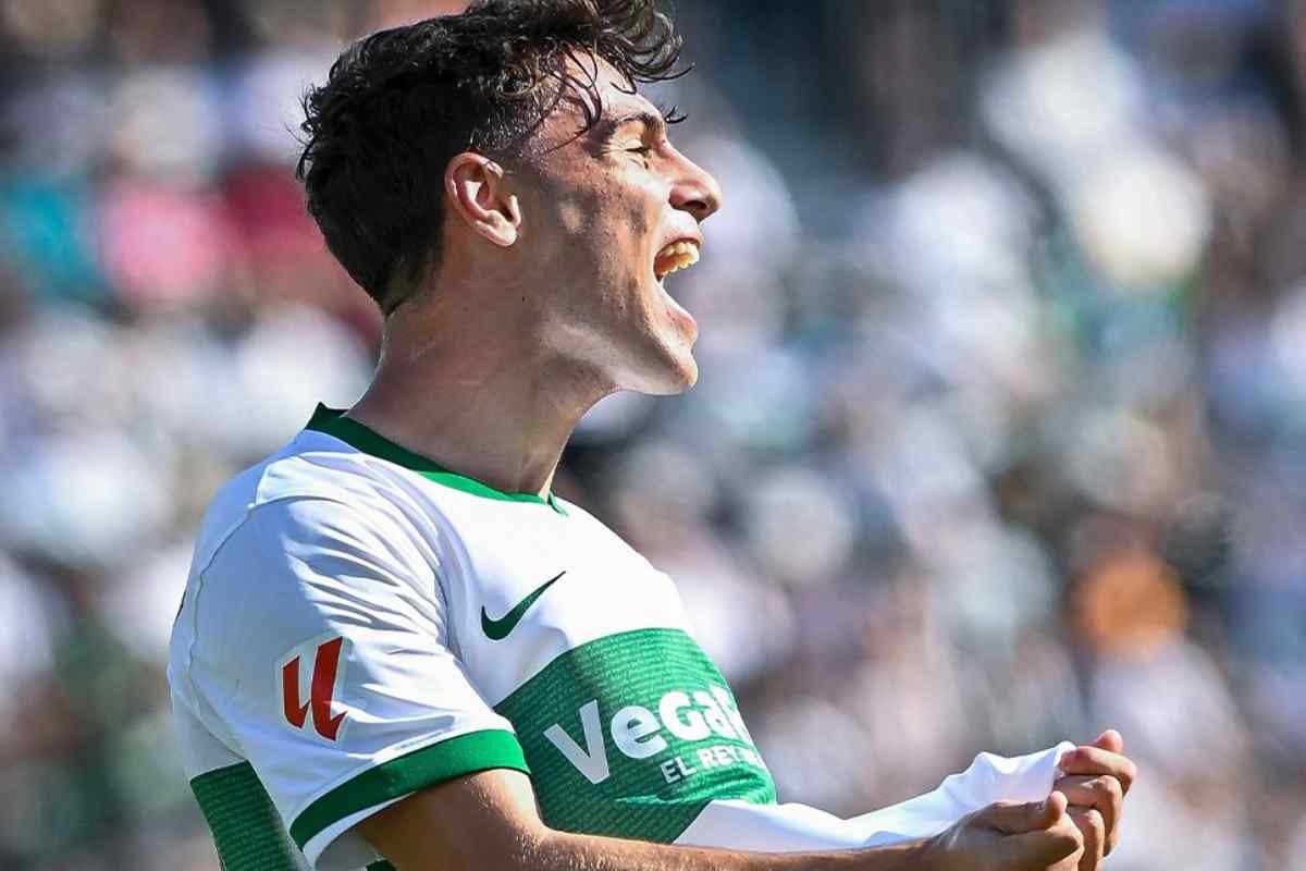 Rodrigo Mendoza esulta dopo un gol