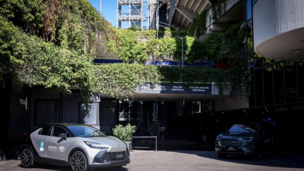 Automobili KINTO esposte allo Stadio Olimpico durante Play 2026